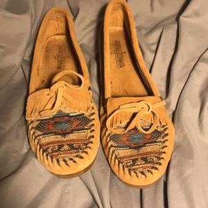 Minnetonka suede moccasins size 9.5